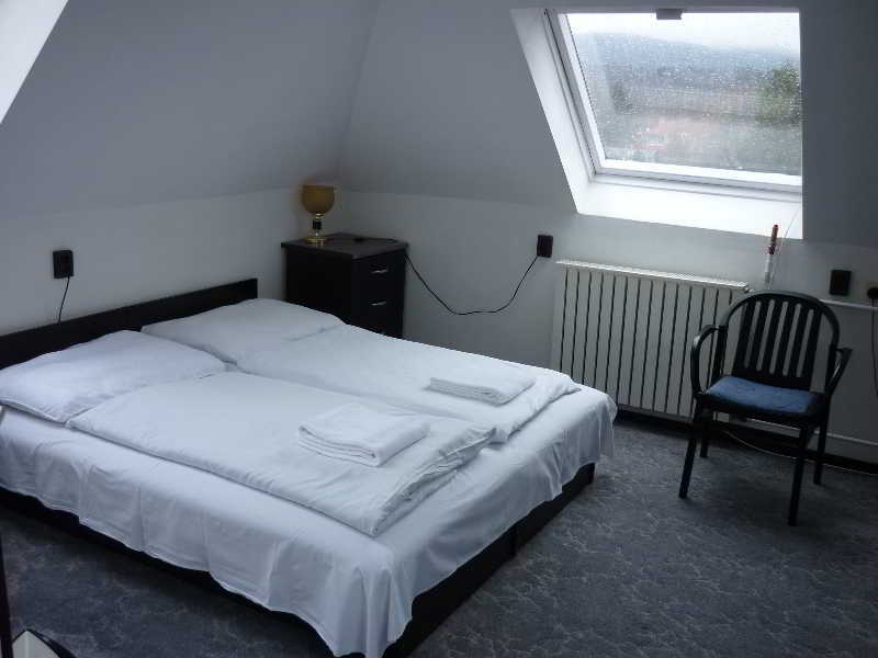 Budai Hotel Boedapest Buitenkant foto