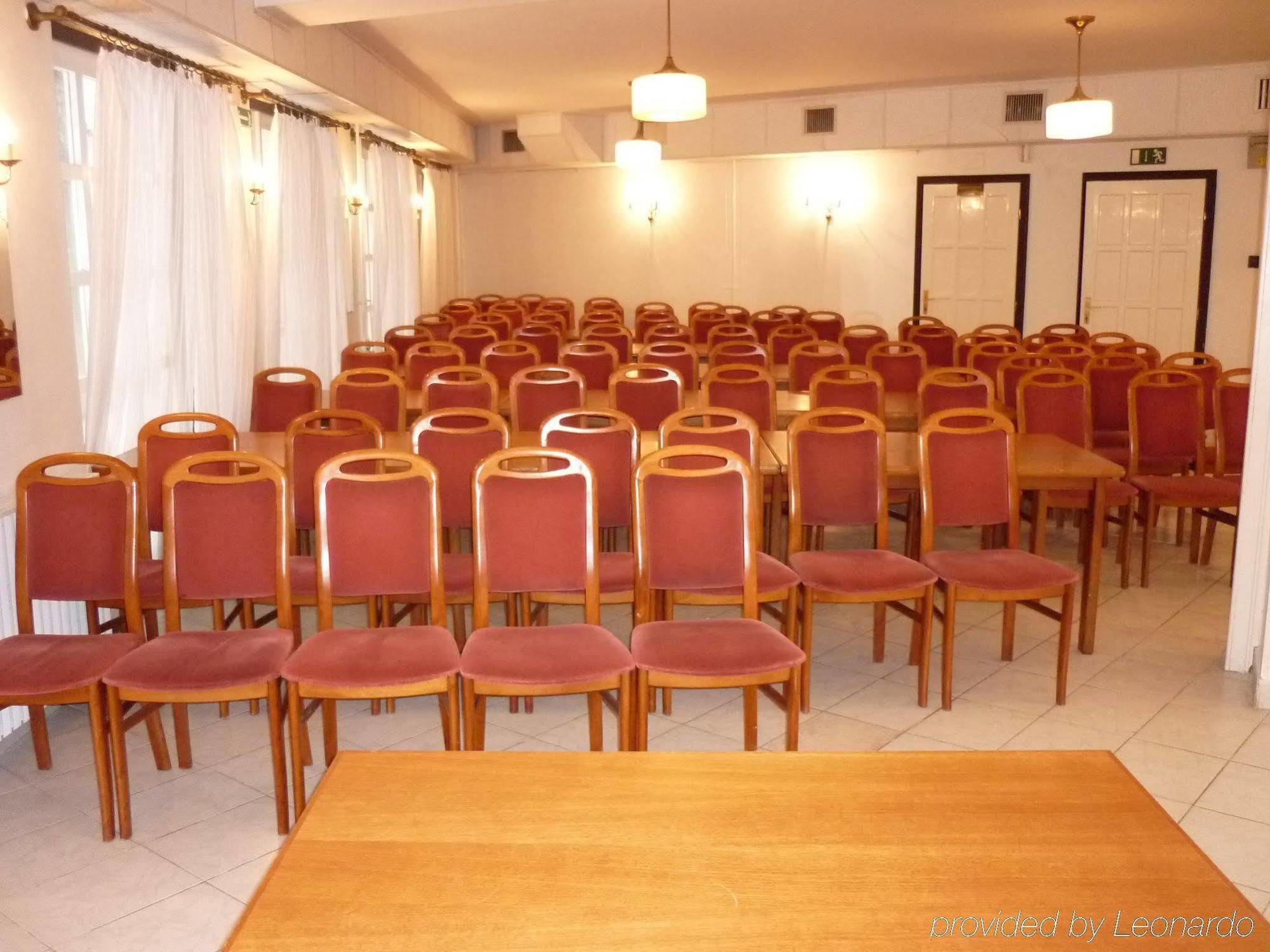 Budai Hotel Boedapest Buitenkant foto