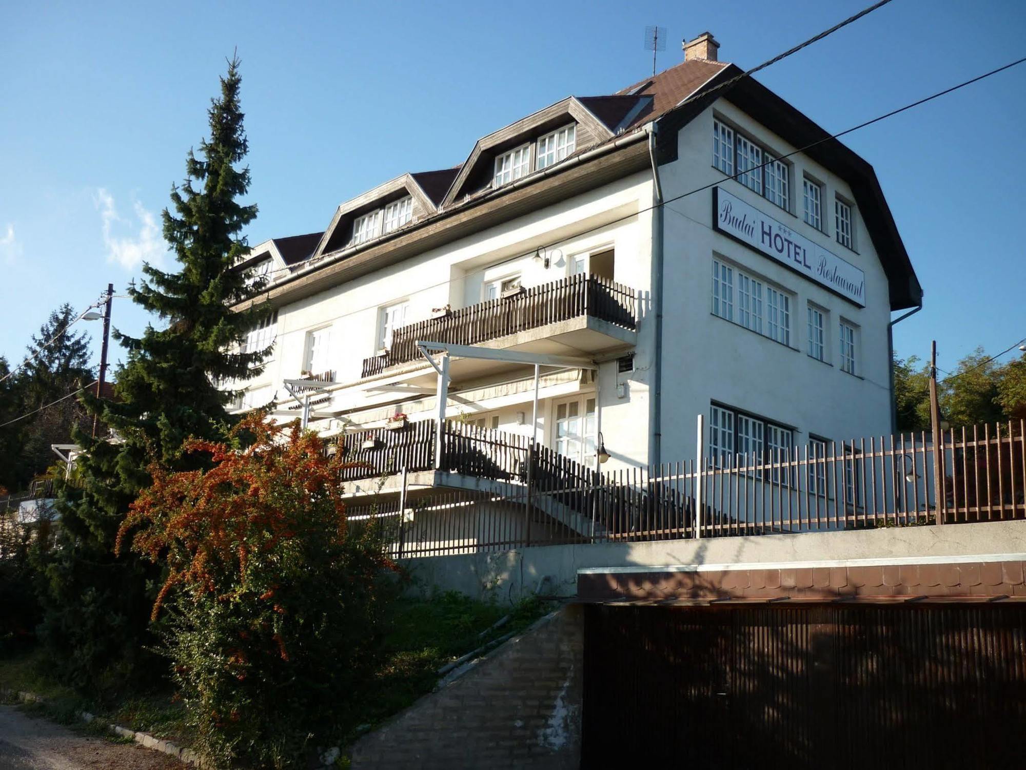 Budai Hotel Boedapest Buitenkant foto